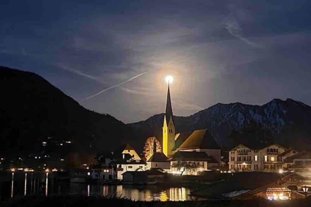 See- Und Bergblick In Bestlage Am Tegernsee Exterior photo
